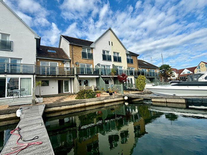 3 Bedroom Town House For Sale In Bryher Island, Portsmouth, PO6