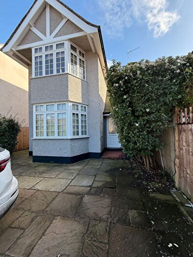 3 Bedroom Semi-Detached House To Rent In Shepherds Lane, Dartford, DA1
