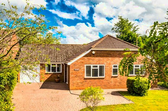 5 Bedroom Bungalow To Rent In Rhoslyne, Upper Basildon, RG8