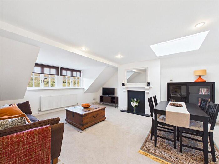 2 Bedroom Apartment For Sale In Barkleys Hill, Stapleton, Bristol, BS16