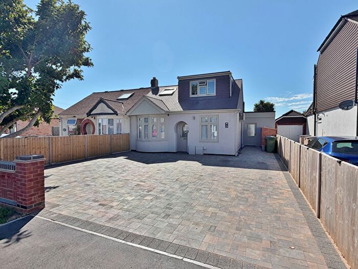 4 Bedroom Semi Detached Bungalow For Sale In Wicor Mill Lane, Portchester, PO16