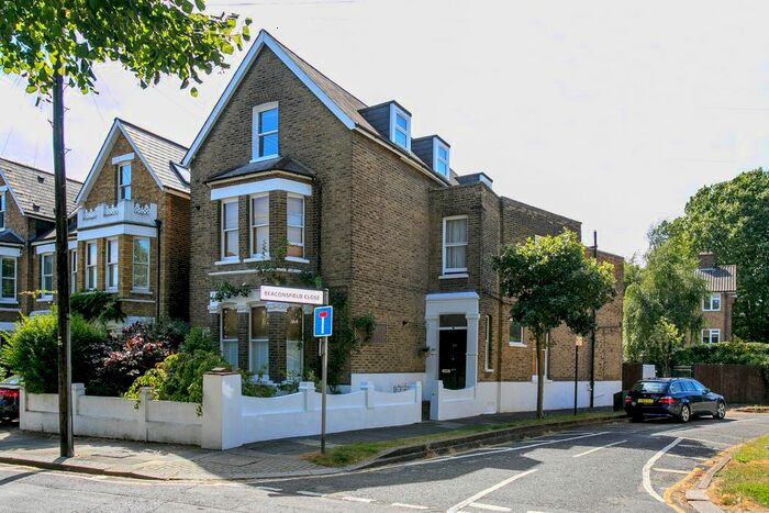 Studio To Rent In Grosvenor Road, Chiswick, London, W4