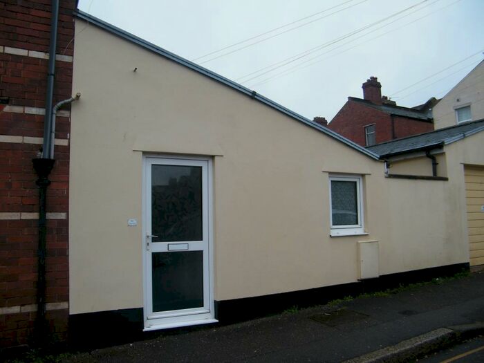 1 Bedroom Flat To Rent In Pinhoe Road, Exeter, EX4