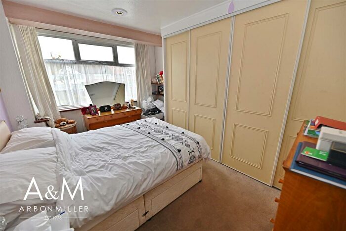 3 Bedroom End Of Terrace House For Sale In Craven Gardens, Barkingside, IG6