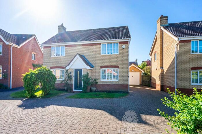 4 Bedroom Detached House For Sale In Mallow Way, Wymondham, Norfolk, NR18