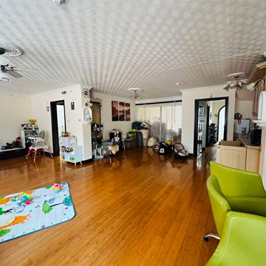 6 Bedroom Semi-detached House To Rent In Cranford, Hounslow, TW5