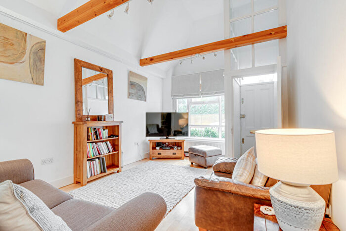 2 Bedroom Apartment To Rent In Lancaster Drive, London, NW3