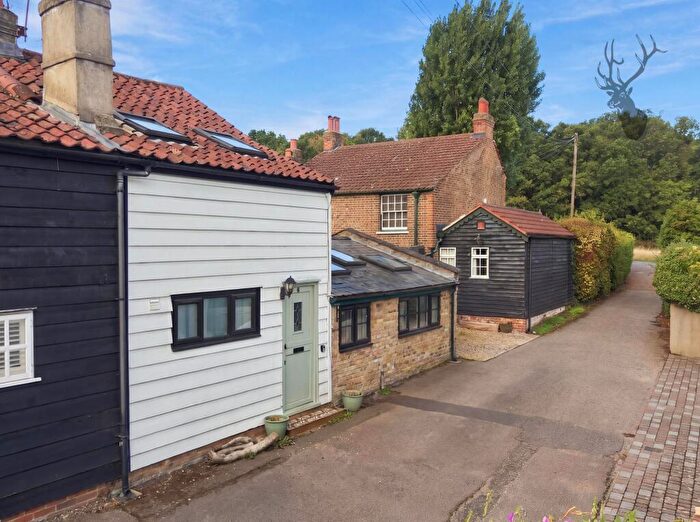 2 Bedroom Cottage For Sale In North End, Buckhurst Hill, IG9