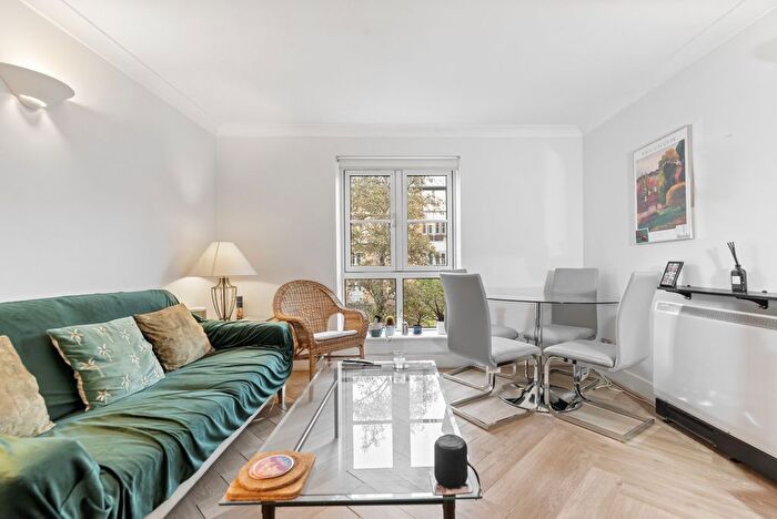 1 Bedroom Flat To Rent In Moore Court, Anderson Square, N1