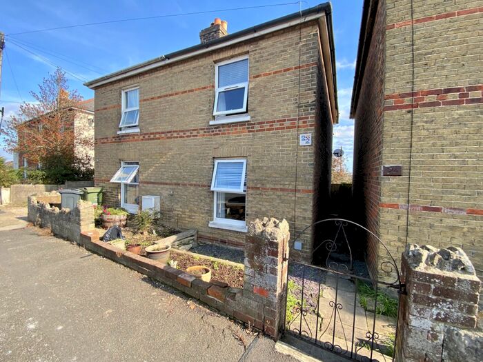 2 Bedroom House To Rent In Osborne Road, Ryde, PO33