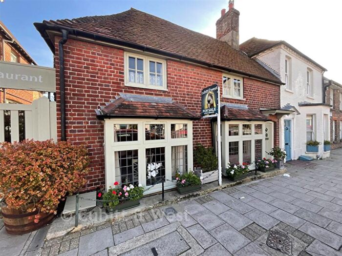 2 Bedroom Cottage For Sale In Queen Street, Arundel, West Sussex, BN18