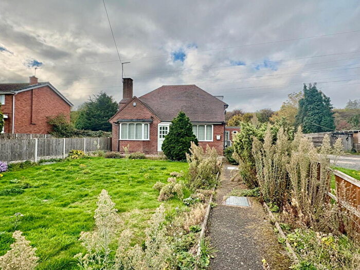 4 Bedroom Detached Bungalow To Rent In Smithy Lane, Brierley Hill, DY5