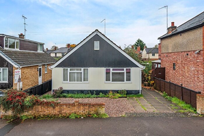 2 Bedroom Detached Bungalow For Sale In Blandford Avenue, Kettering, NN16