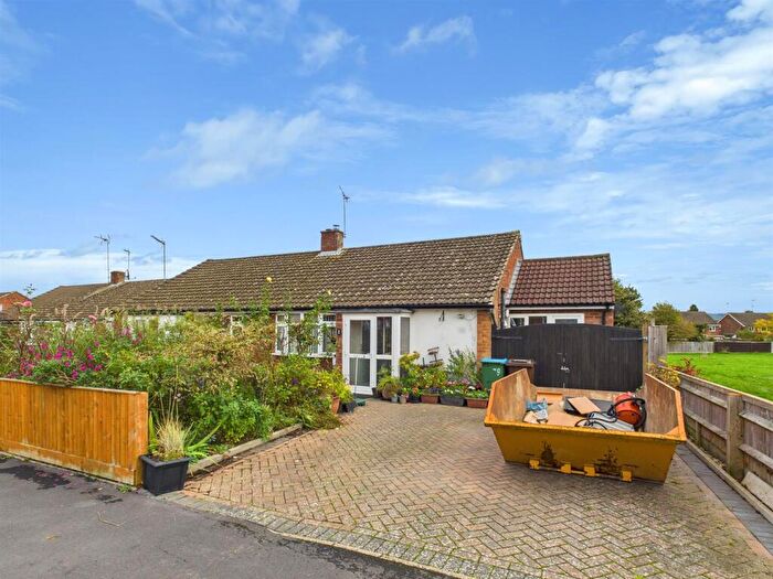 2 Bedroom Bungalow For Sale In Welbeck Avenue, Bedgrove, Aylesbury, HP21