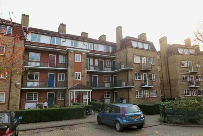 2 Bedroom Apartment To Rent In Acorn Walk, Surrey Quays, SE16