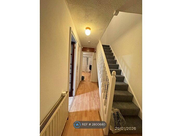 3 Bedroom Maisonette To Rent In Barnardo Drive, Ilford, IG6