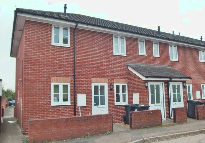2 Bedroom Flat To Rent In Highland Court, Lydney, GL15