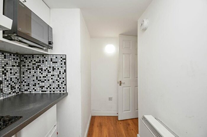 1 Bedroom Flat To Rent In C Flat, Howe Street, Edinburgh, EH3