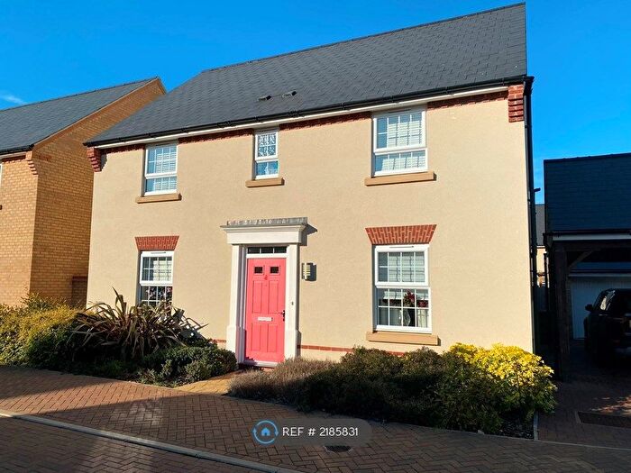 4 Bedroom Detached House To Rent In White Star Court, Milton Keynes, MK10