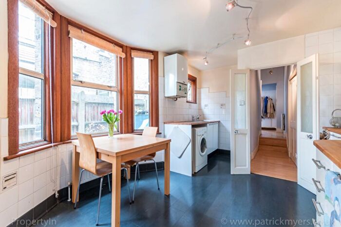 1 Bedroom Flat To Rent In Hansler Road London, SE22