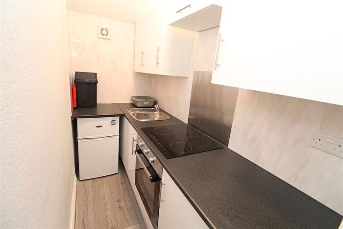 1 Bedroom Flat To Rent In Penylan, Cardiff, CF23