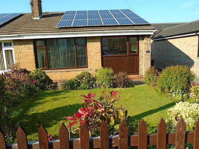 2 Bedroom Bungalow To Rent In Amport Close, Brighouse, HD6