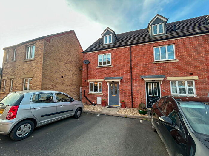 3 Bedroom End Of Terrace House For Sale In Churchfield Close, Deeping St. James, Peterborough, PE6