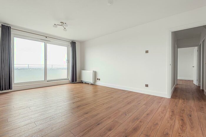 2 Bedroom Apartment To Rent In Kingston, Greater London, KT2