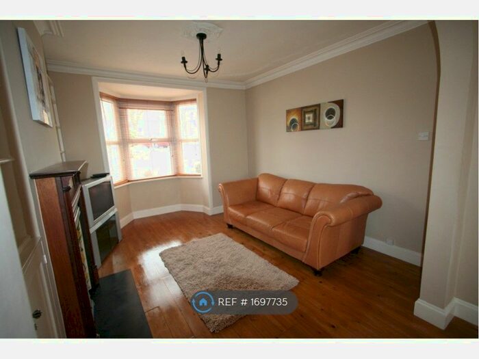 4 Bedroom Terraced House To Rent In Swindon Road, Swindon, SN1