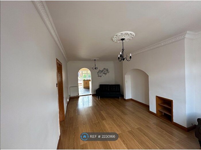 3 Bedroom Terraced House To Rent In Talbot Road, Dagenham, RM9