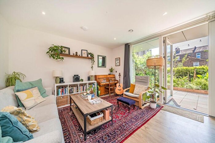 2 Bedroom Flat For Sale In Danson Mews, Kennington, SE17