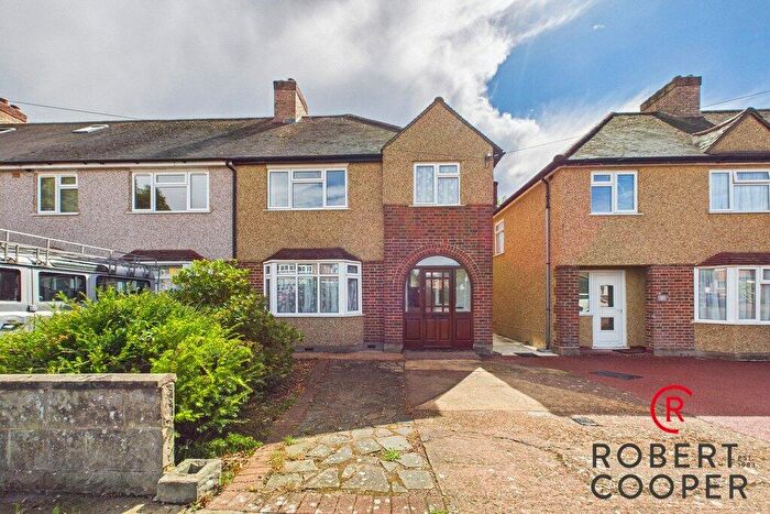 3 Bedroom Semi-Detached House To Rent In East Mead, Ruislip, HA4