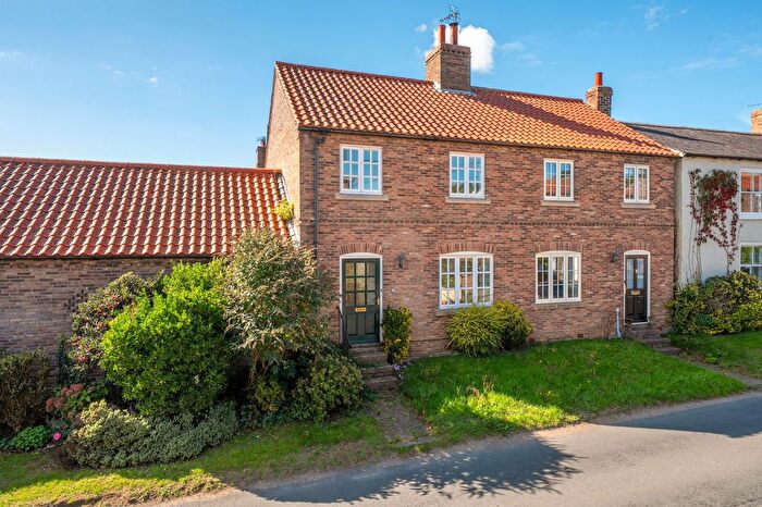 3 Bedroom Semi Detached House For Sale In Townend Court, Great Ouseburn, YO26