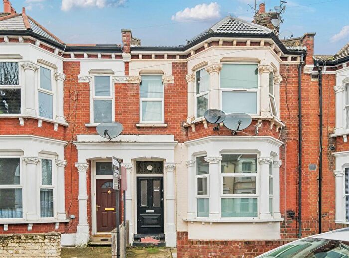 2 Bedroom Flat For Sale In Tunley Road, London, NW10