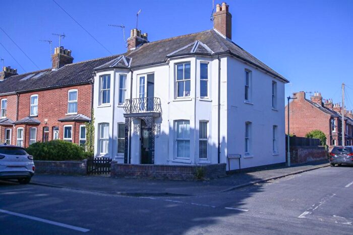 2 Bedroom Apartment For Sale In Lowestoft Road, Reydon, Southwold, IP18