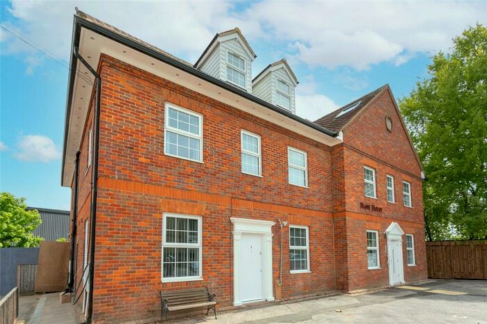 1 Bedroom Apartment To Rent In London Road, Hemel Hempstead, Hertfordshire, HP3
