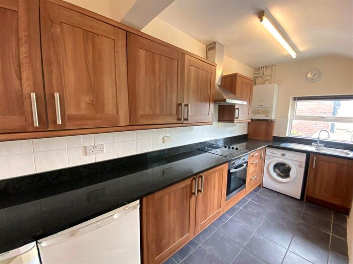 3 Bedroom End Of Terrace House To Rent In Fulton Road, Sheffield, S6