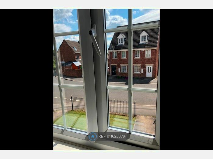 3 Bedroom Semi-Detached House To Rent In New Forest Way, Leeds, LS10