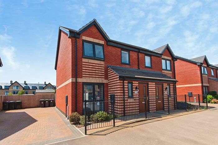 3 Bedroom Semi-Detached House For Sale In Sandringham Way, Sleaford, NG34