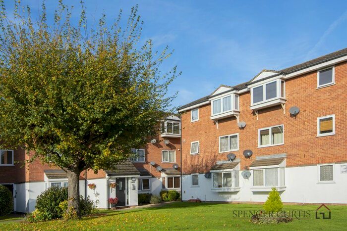 1 Bedroom Flat To Rent In Vignoles Road, Romford, Essex RM7
