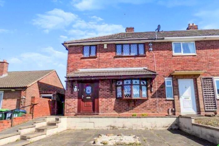 3 Bedroom Semi-Detached House To Rent In Valley Road, Cradley Heath, B64
