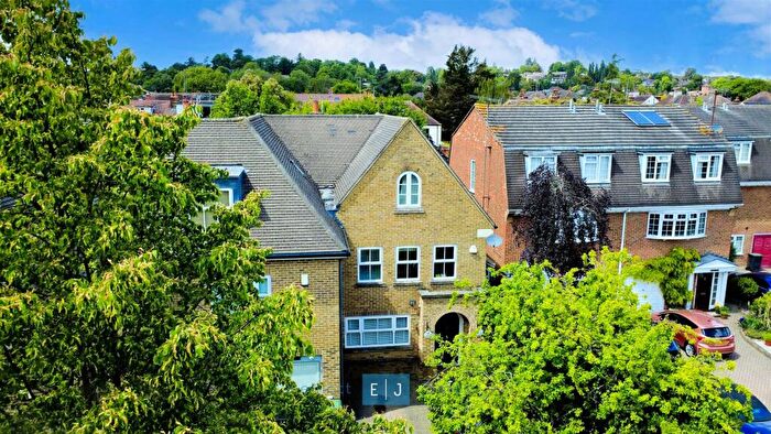 3 Bedroom Town House To Rent In Lower Park Road, Loughton, IG10