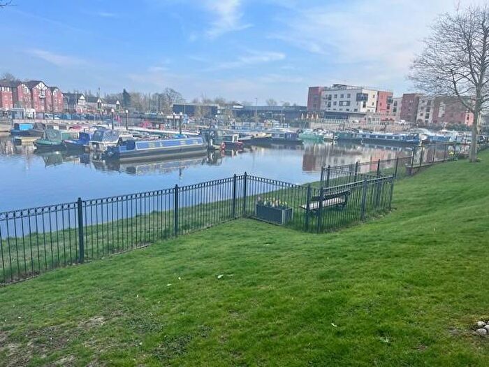 2 Bedroom Flat To Rent In Marine Approach, Northwich, CW8