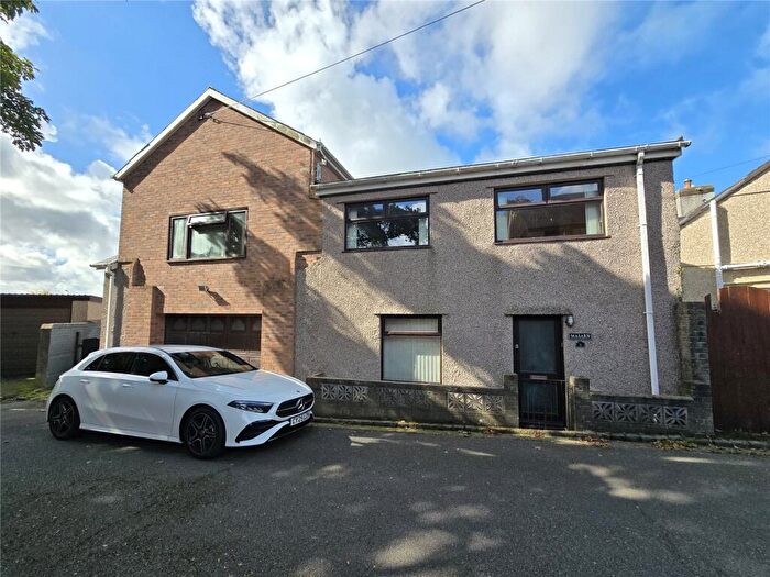 3 Bedroom Detached House For Sale In Llwyn Fuches, Penygroes, Caernarfon, Gwynedd, LL54