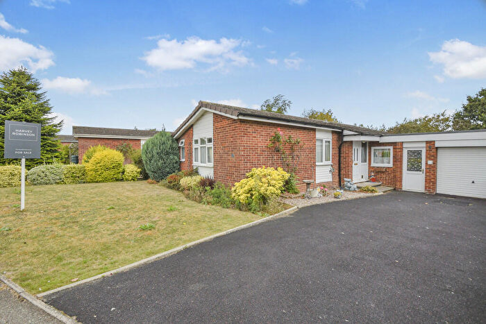 2 Bedroom Detached Bungalow For Sale In Ridgeway, Perry, PE28