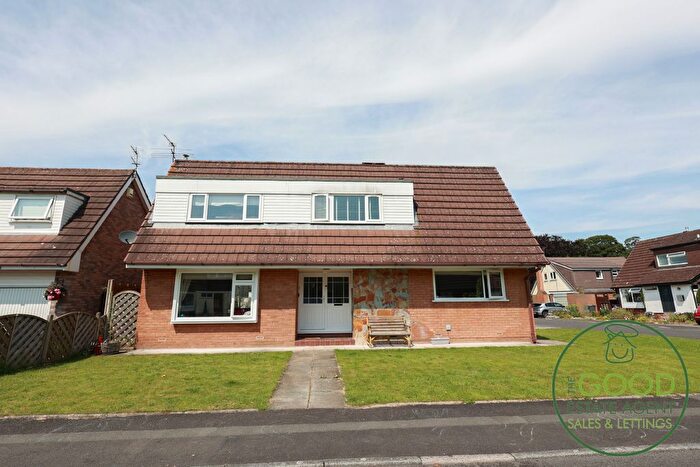 4 Bedroom Detached House For Sale In St. Helens Close, Preston, PR3