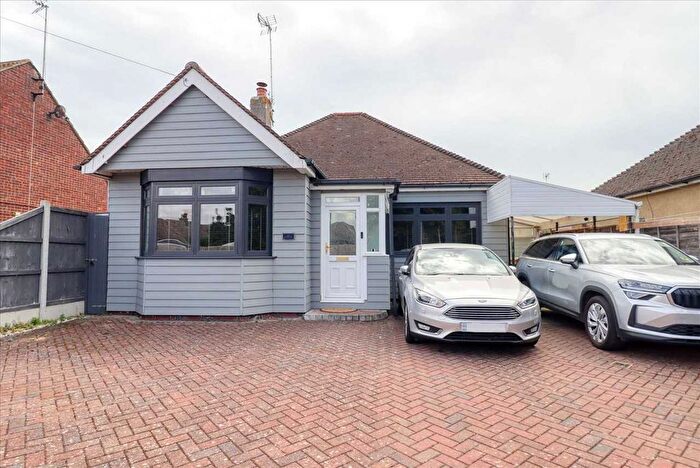 3 Bedroom Bungalow For Sale In Coopers Lane, Clacton On Sea, CO15