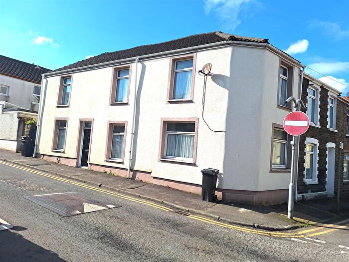 3 Bedroom End Of Terrace House For Sale In Crythan Road, Neath, SA11
