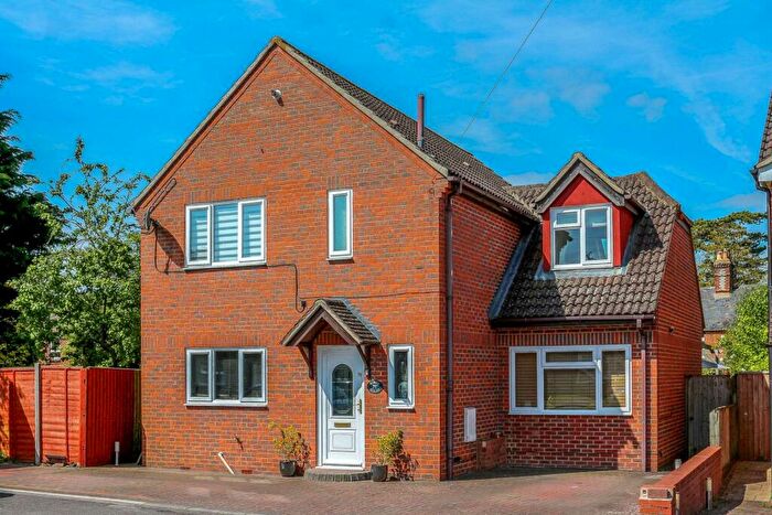 4 Bedroom Detached House To Rent In Amwell Place, Cholsey, OX10