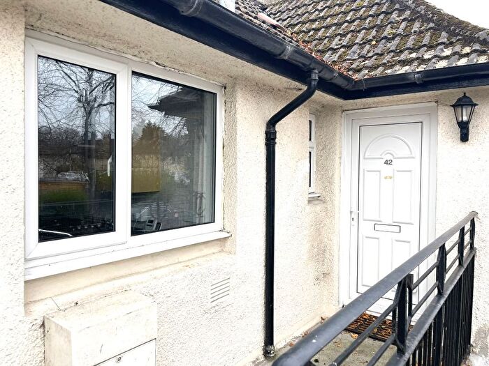 3 Bedroom Flat To Rent In Findlay Crescent, Rosyth, Fife, KY11